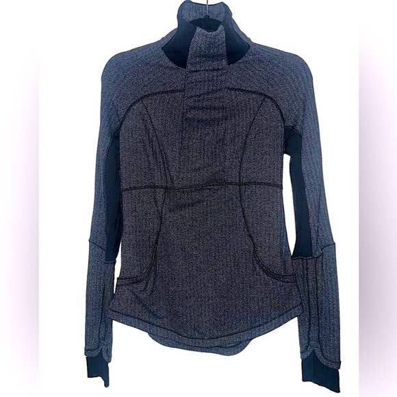 Lululemon pullover base runner - Picture 4 of 11